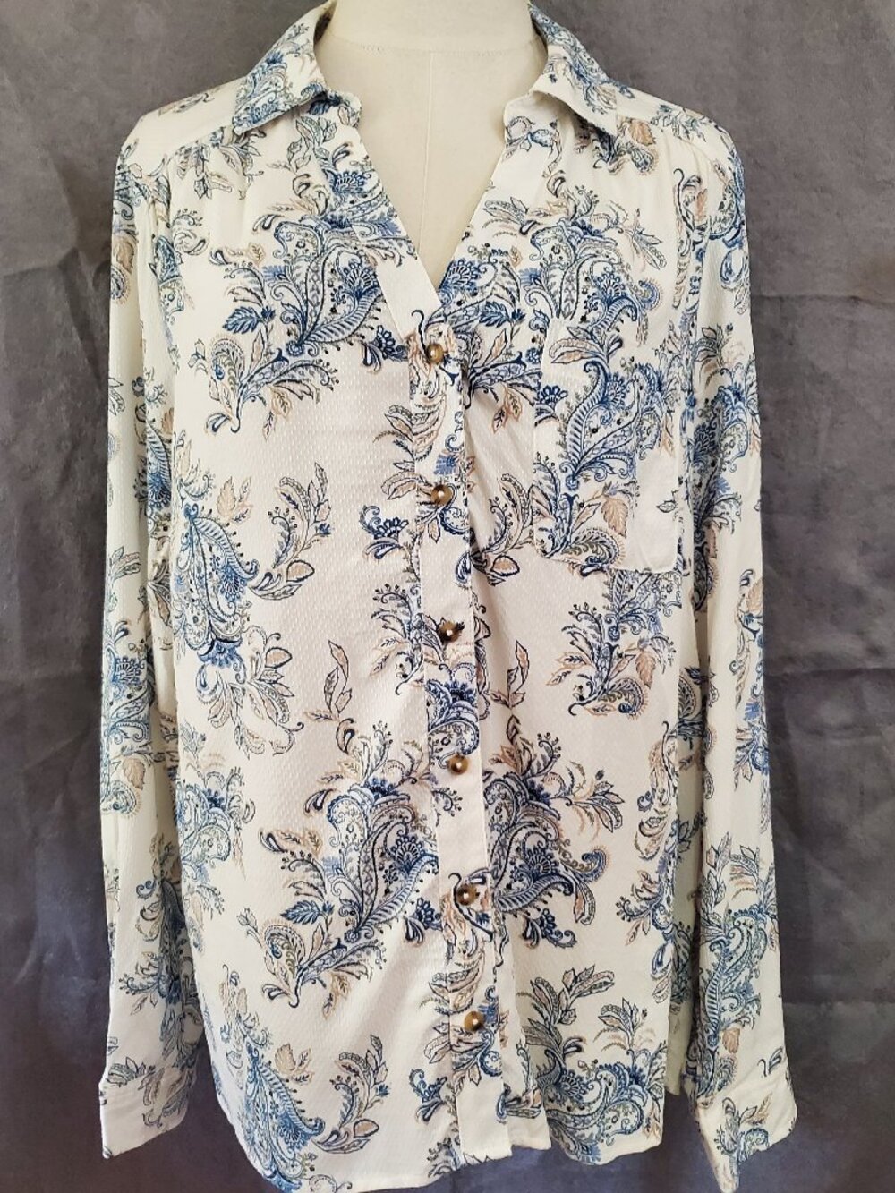 Croft & Barrow Womens PXL Petite XL White Blue Paisley Rayon Button Up Shirt Top